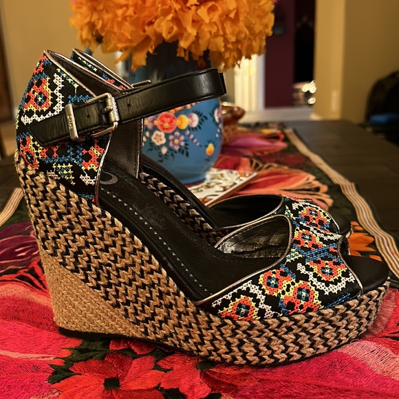 Circus by Sam Edelman Sutton Cross Stitch Wedges - BNWOT - Picture 8 of 12